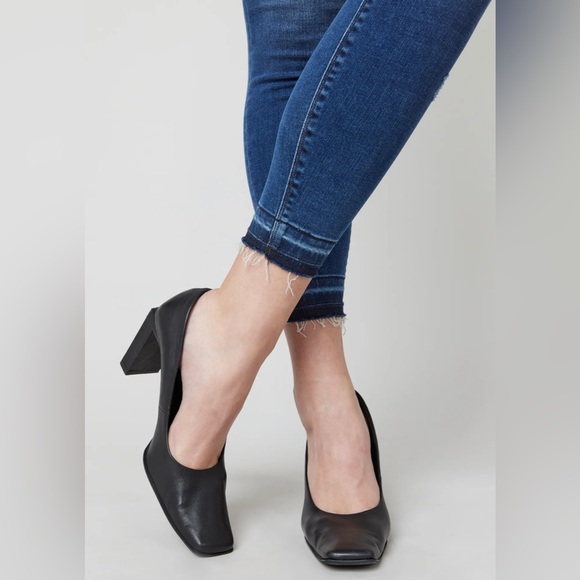 Spanx Distressed Ankle Skinny Jeans Medium Wash Pull On Stretchy Casual Size M - Picture 4 of 12